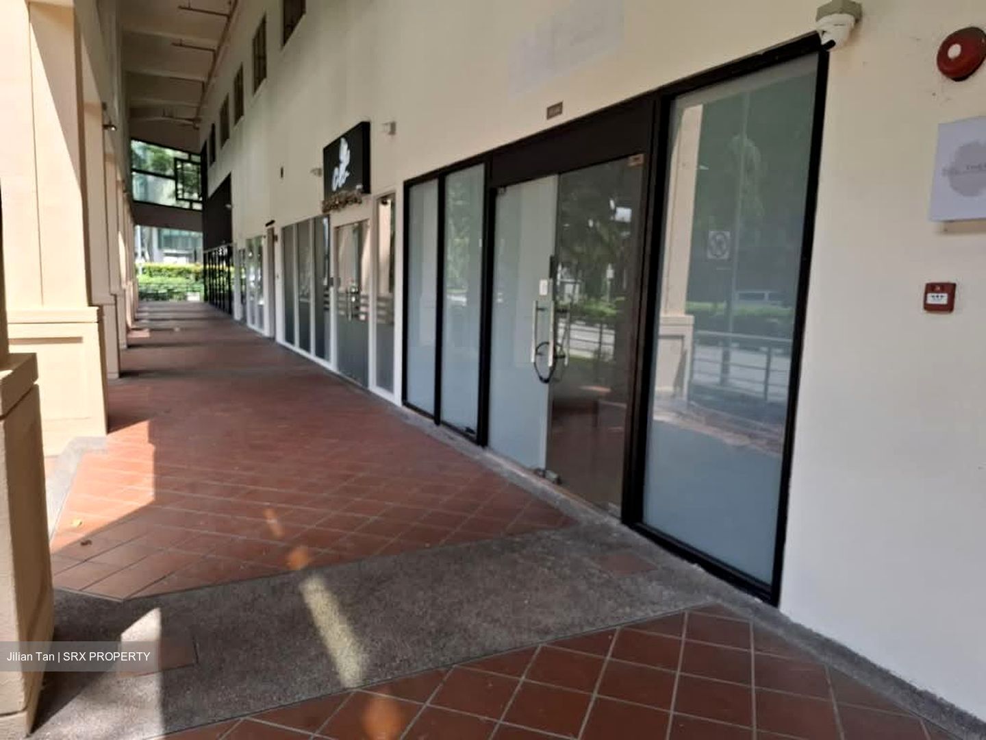 The Riverside Piazza (D1), Retail #603566971